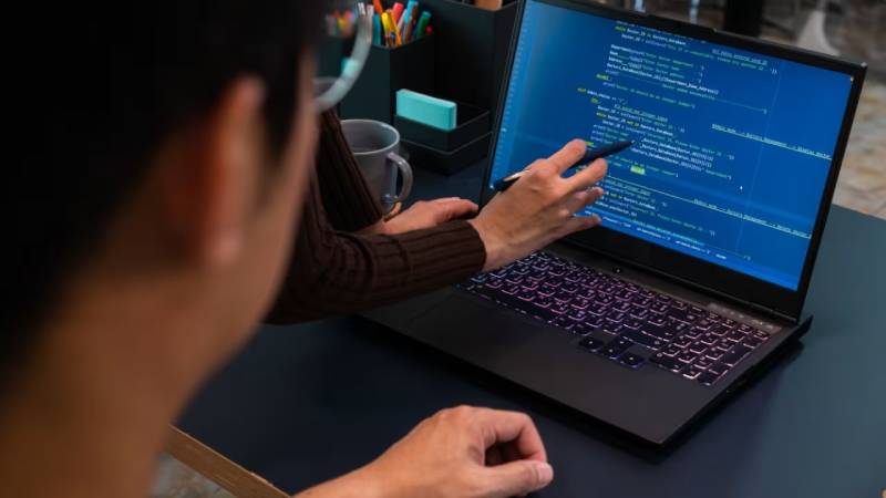 四子王旗工业软件定制开发:破局传统制造数字化转型的“精准钥匙”